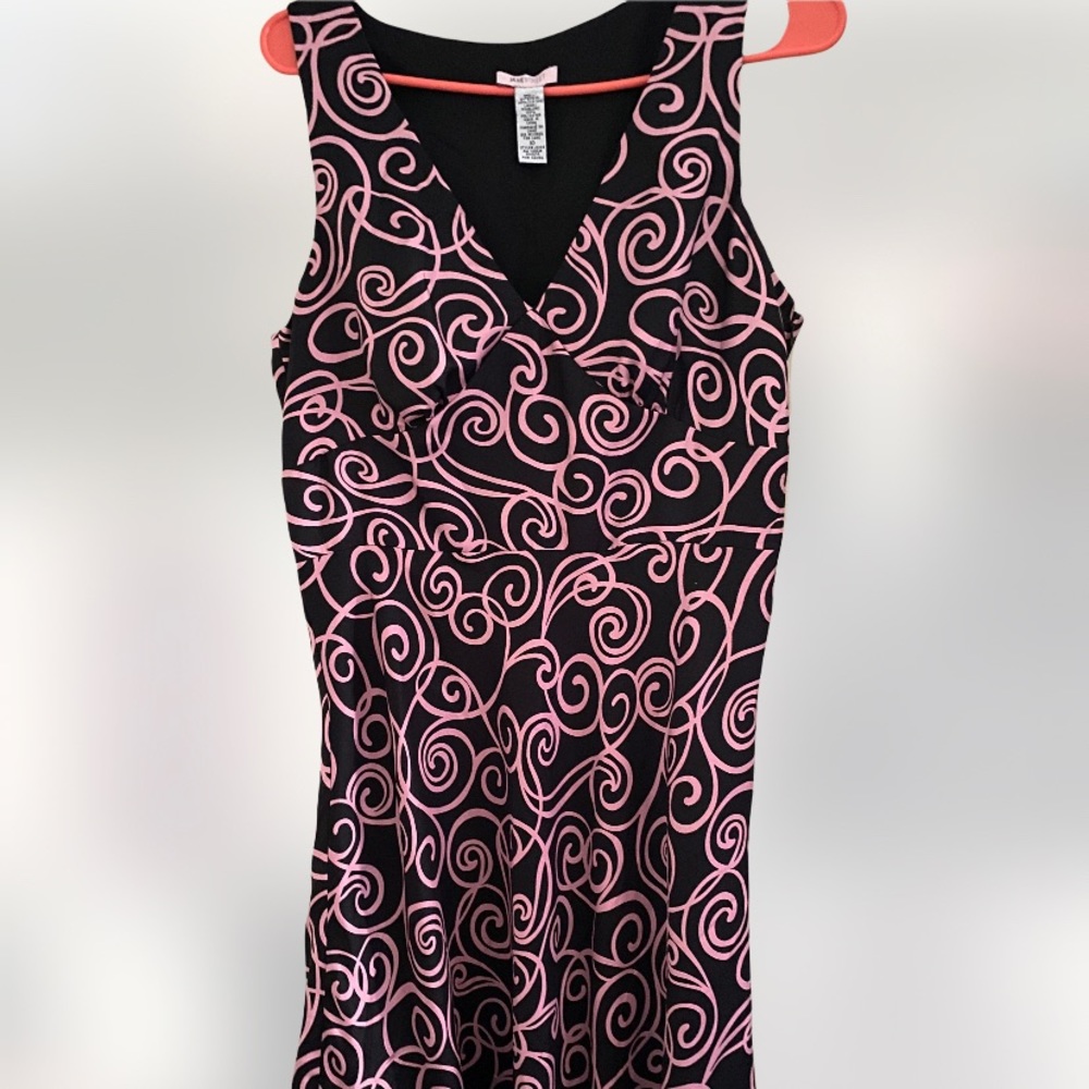 Jane Street Silk Dress great pre owed condition, silk outer, poly lining.